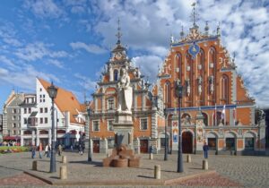 メンズの洗顔で毛穴の黒ずみを解消する方法は？