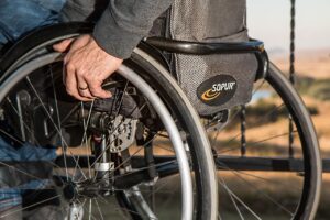 毛穴治療におけるレーザーとピーリング、どちらが効果的なのか比較してみました？